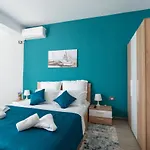 Hugo Pool & Mamaia Nord Apartman Năvodari
