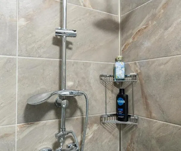 Hugo Pool & Mamaia Nord 아파트 3*