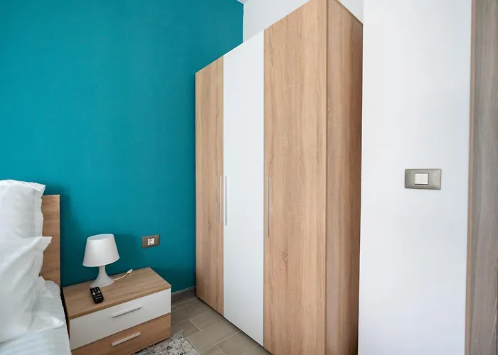 Hugo Pool & Mamaia Nord 아파트