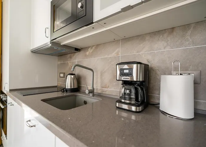 Hugo Pool & Mamaia Nord 3* Năvodari