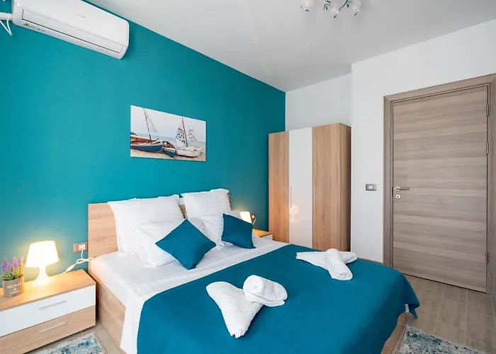 아파트 Hugo Pool & Mamaia Nord 3*