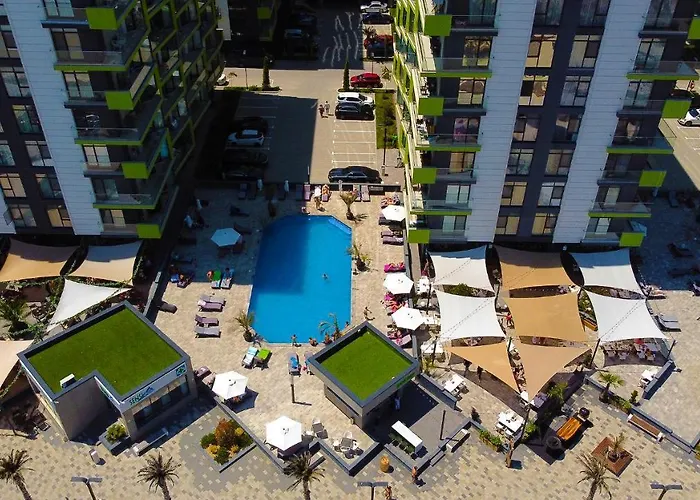Hugo Pool & Mamaia Nord 아파트
