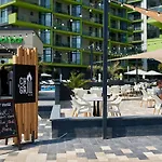 Hugo Pool & Mamaia Nord