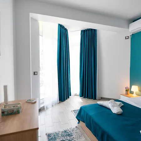 Hugo Beach Pool & Spa Mamaia Nord Navodari