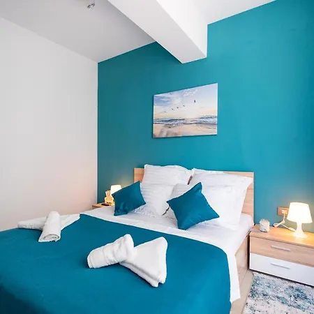 Hugo Pool&spa Mamaia Nord Apartment 3*