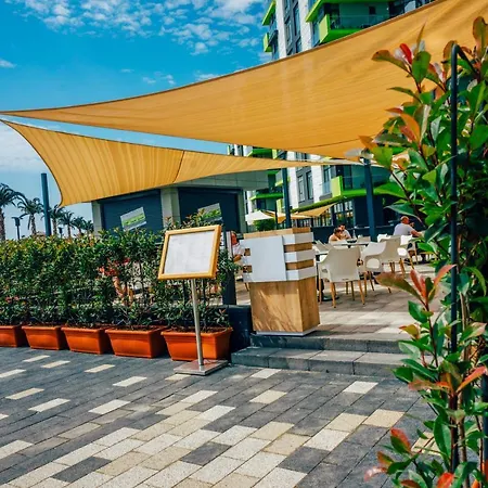 Hugo Beach Pool & Spa Mamaia Nord Apartment