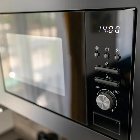 Hugo Pool & Mamaia Nord