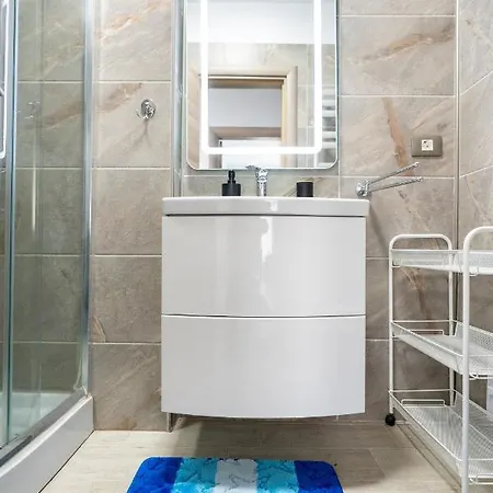 Hugo Pool & Mamaia Nord 3* Năvodari