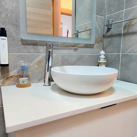 Apartment Hugo Pool&spa Mamaia Nord 3*