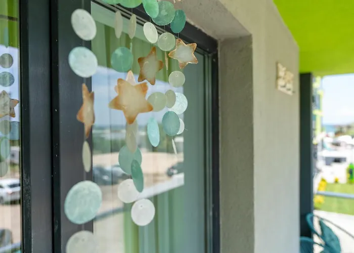 Hugo Pool & Mamaia Nord 3* Năvodari