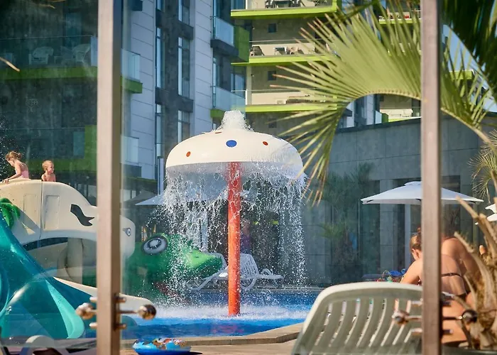 Hugo Pool & Mamaia Nord Năvodari